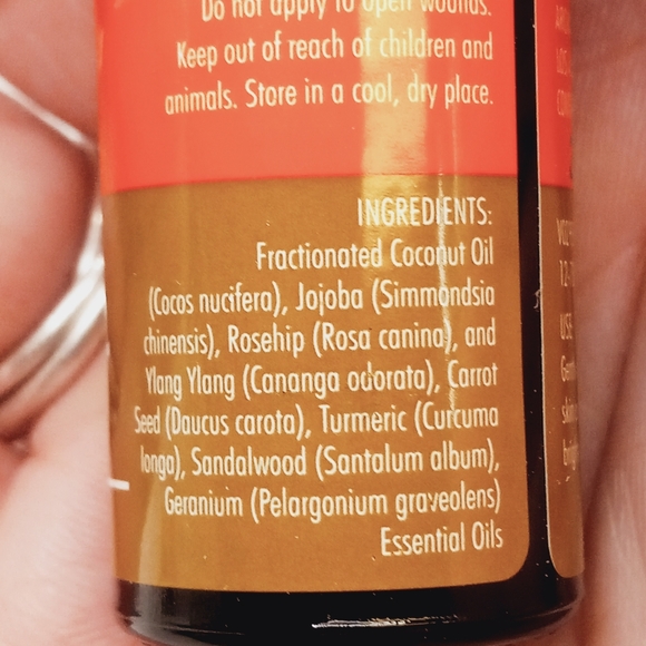 🔥FREE!🔥NATURAL BRIGHT SKIN SERUM WITH ROSEHIP OIL .27 FL OZ NEW | SEALED - Picture 7 of 7